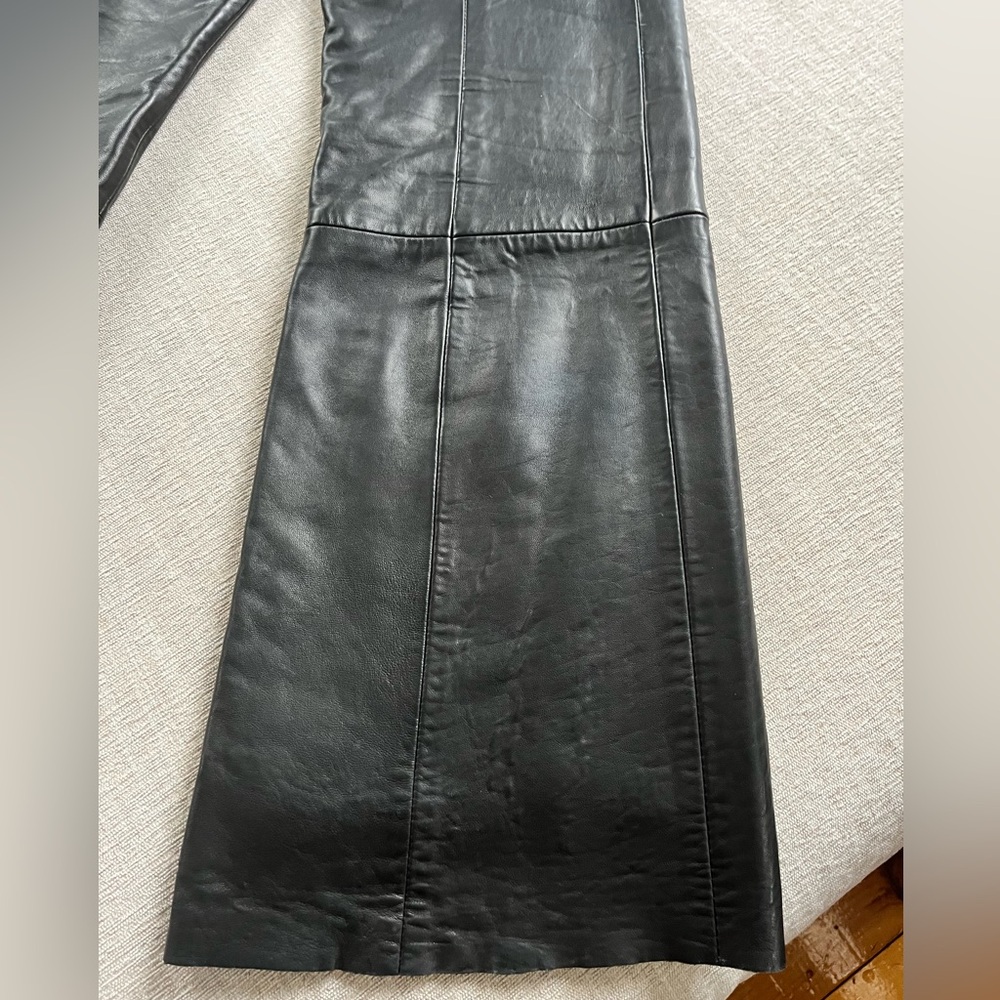 Vintage Y2K Banana Republic 100% Black Leather Flare Pants. Women's Size: 2. - Picture 3 of 14
